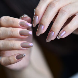 オーロラブラウンネイル